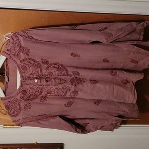 Women's blouse. Embroidery. Large. EUC.